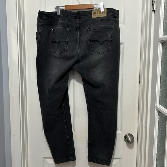 DIESEL jeans.  Size 44. Refer to measurements. - Picture 6 of 10